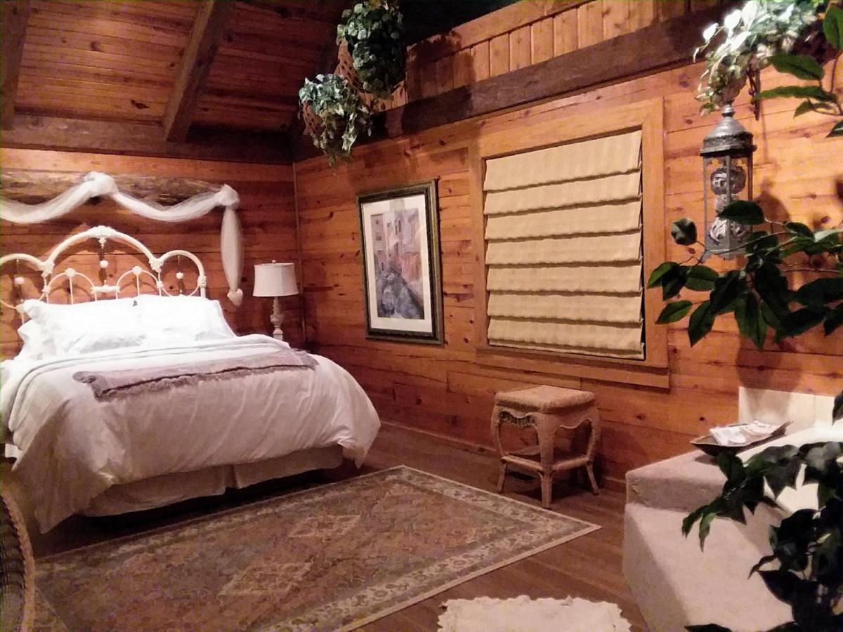 Chalet Cherokee Mountain Log *